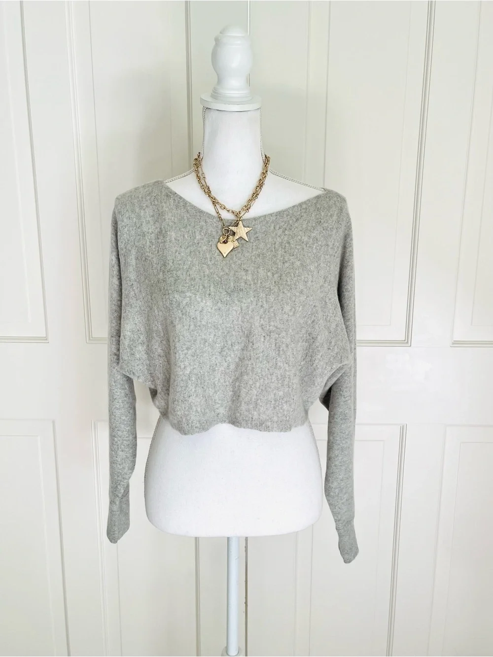 Club Monaco 100% cashmere light gray cropped sweater M NWOT